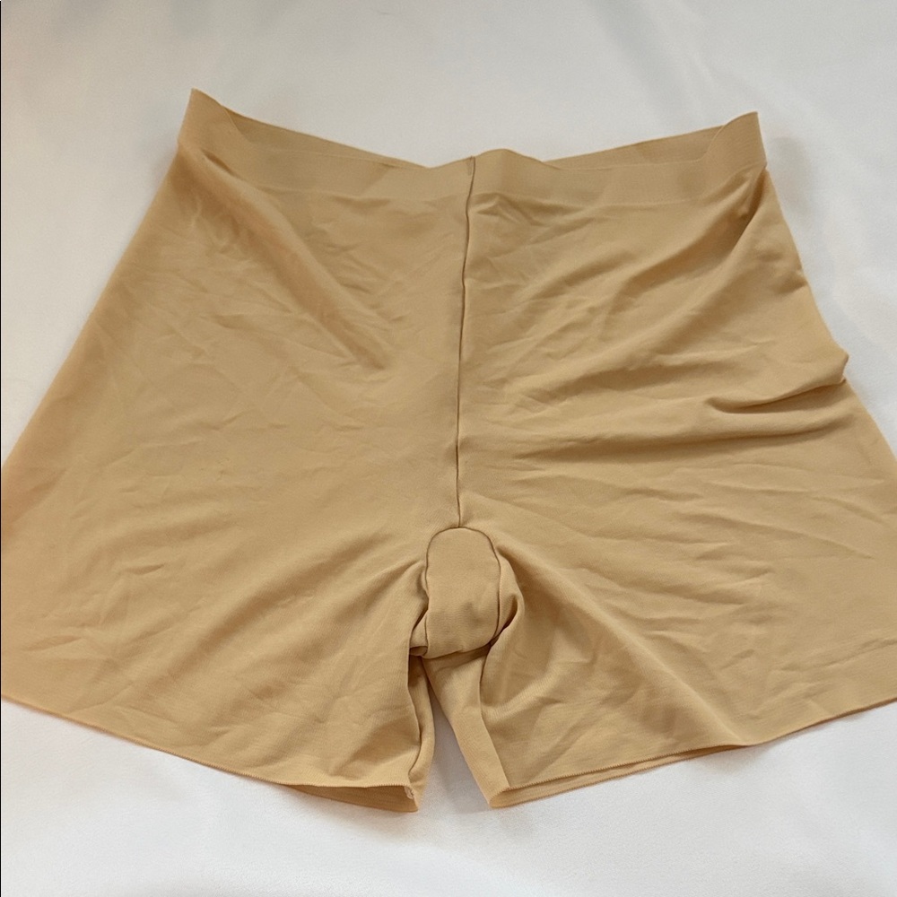 Maidenform light control seamless lifting Nude Shapewear Shorts